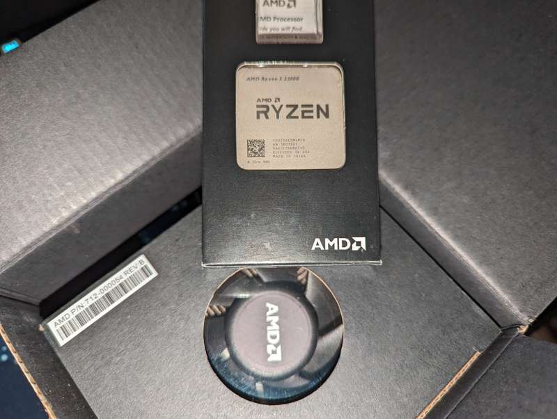 AMD Ryzen 3 2200G APU