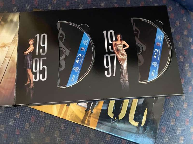 Bond 50: The Complete 23 Film Collection with Skyfall [Blu-ray]