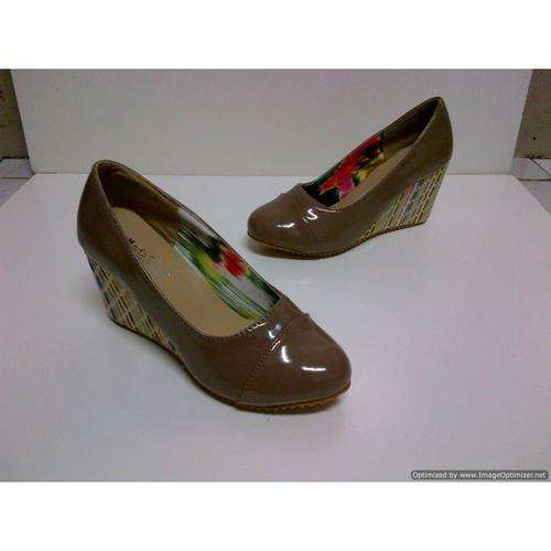 WEDGE SHOE