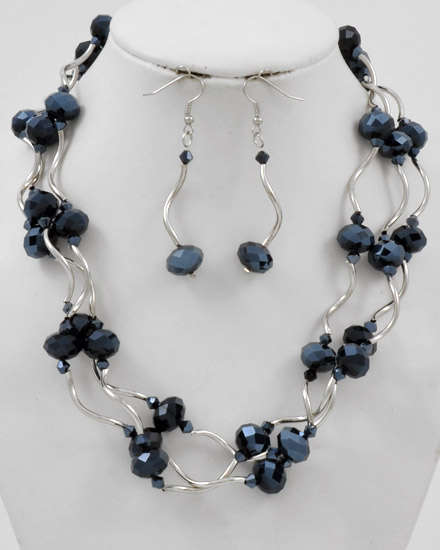 AAA GRADE SWAROVKSI CRYSTALS IN SAPPHIRE BLUE