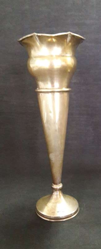 Hallmarked Sterling Silver Bud Vase ( Hallmarked I.M.H Anchor Lion u )
