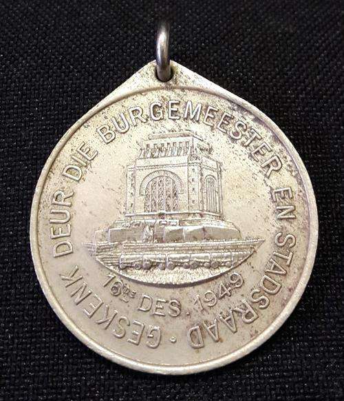 16de Des 1949 Presented by the Mayor and City Council Johannesburg  Size: 32mm Starting @ R1