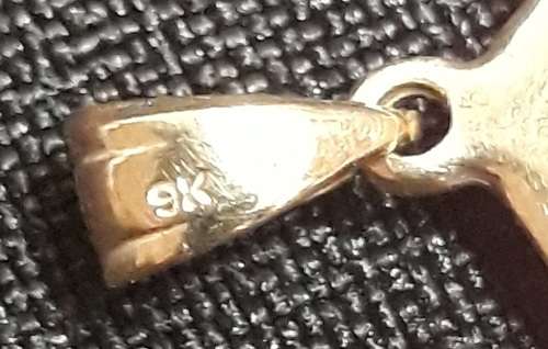Gold Pendant with 1996 1/4 OZ Gold 999.9 NATURA Elephant Set In a 9ct Setting with 12 small Diamonds