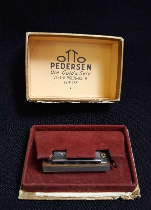 Vintage Piano 1945 - 1952 MINI Harmonica Made In Occupied Japan  Size: 35 x 13 mm  `Rare Find` C41