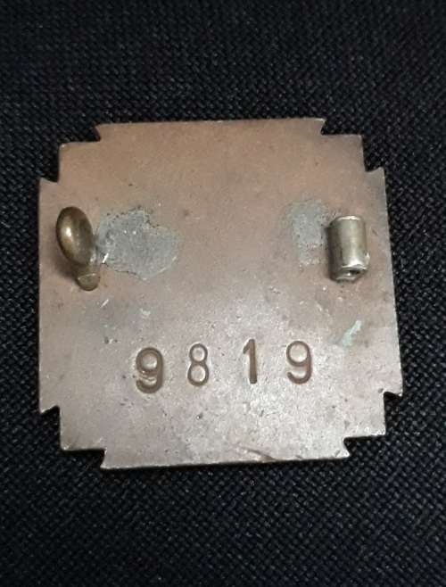WW2 Next Of Kin Death Plaque Brooch.  ( Pin Missing )   Number 9819        D18
