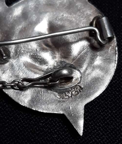 Navy War Fund ( Silver and Enameled  )Victory Fundraising Badge            A82