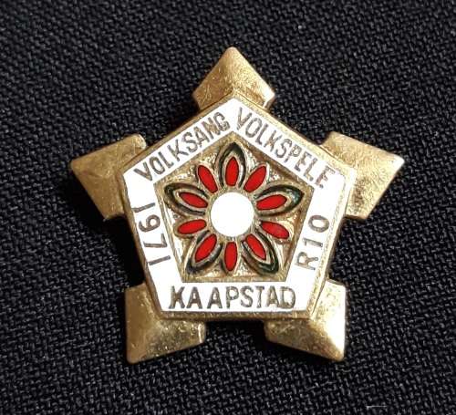 1971 Volksang Volkspele Kaapstad Na   R  10   Badge             A100