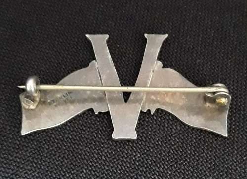 WW2 Victory Lapel Badge    ( Serling Silver )           B6