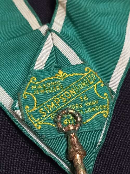 Vintage Enamel RAOB Masonic Collarette Grand Lodge Engaland   `` STUNNING ``     P21