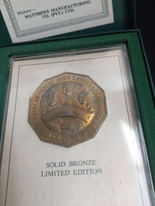 Rhodesia Independence 10TH Aniversary Medallion No. 2589  Solid Bronze            T8