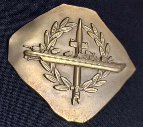 South African Navy Strike Craft Qualifying STRIKE PLATE  `` RARE `    Size: 74 x 61mm  SS14