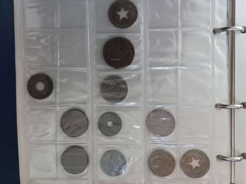 86 Unresearched Tokens And Medallions In File   ( Weight Of File 1.365kg )  STARTING @ R1