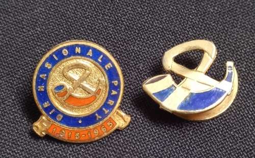 National Party Kruithoring Badges    ` One Bid For Both `          U3