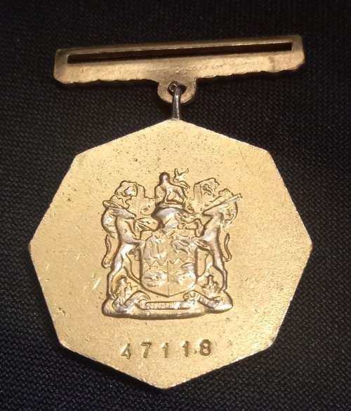 SADF Pro Patria Medal    47118    ` Early Swivel Suspender And Enamel Face `            L6