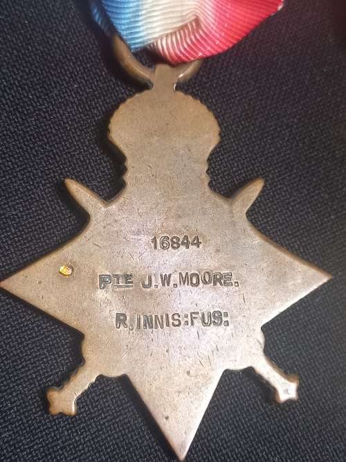 WW1     16844  PTE.  J.W. MOORE. R.INNIS:FUS:                        L24