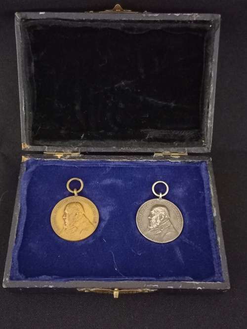 Set of Paul Kruger Funeral Medals  In Original Case