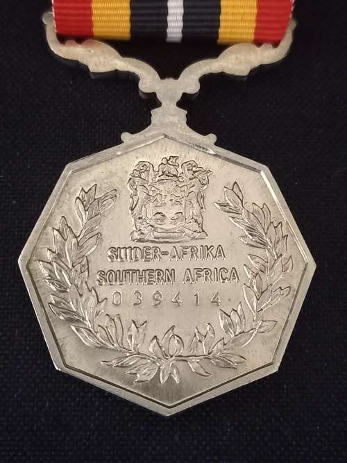 Southern Africa Full Size Medal  Uniface Suspender  Number 039414