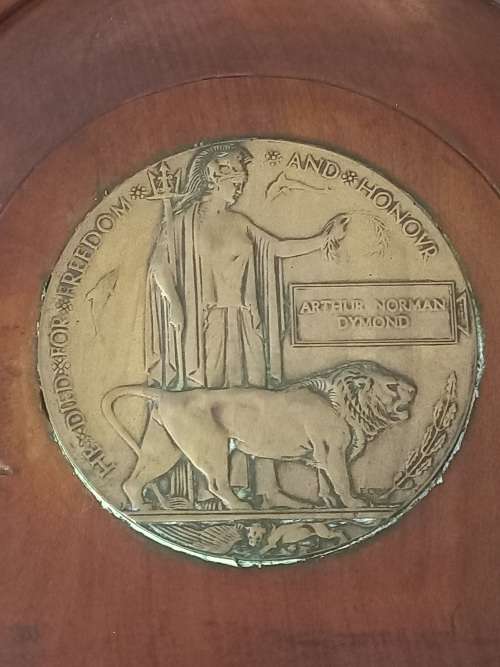 WW1 Death Plaque With Letter From Buckingham Palace In Wooden Frame To Arthur Norman Dymond
