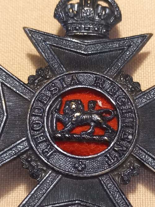 Rhodesian Regiment Black Cap Badge     `` SCARCE ``      Size: 57 x 44mm        T15
