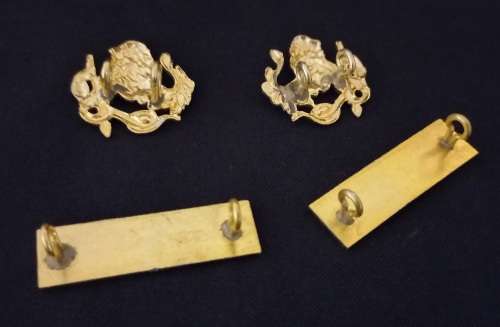 Zimbabwe Police Badges And Zimbabwe Republic Shoulder Titles           X39