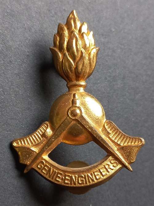 South African Engineers Corps Cap Badge               X66