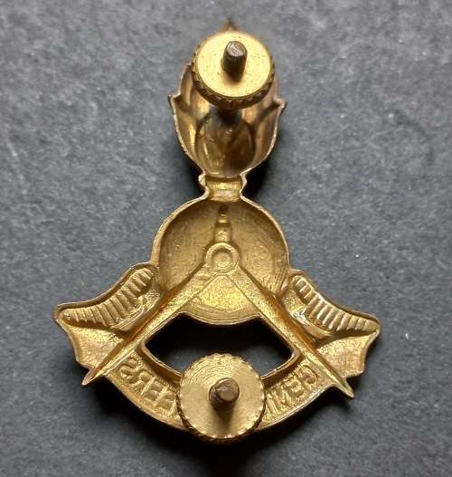 South African Engineers Corps Cap Badge               X66