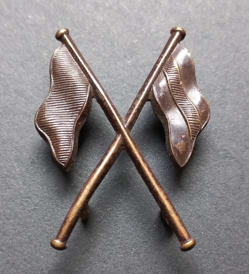 WW1 Brass Signal Flag Trade Cap Badge                 X67
