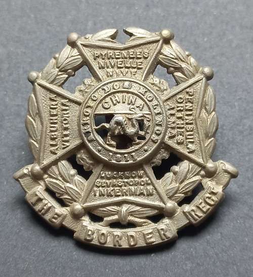 The Border Regiment 1881-1906 Pattern Cap Badge   ( White Metal )    X76
