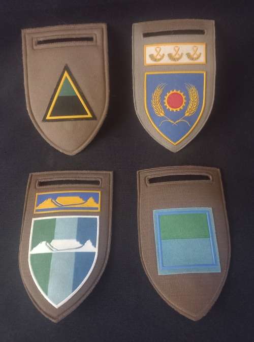 SADF Tupperware Shoulder Flashes    ( Please Note One Flash NO PIN )    One Bid For The Lot     X94