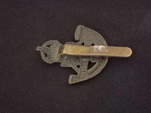 SA. Army Royal Durban Light Infantry Cap Badge             X139