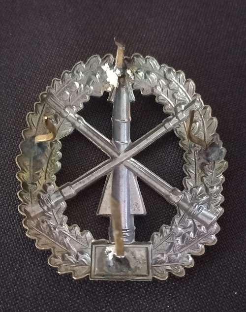 German Army Beret Badge Air Defence  ( Maker stamped `A` for Assmann. )         X149