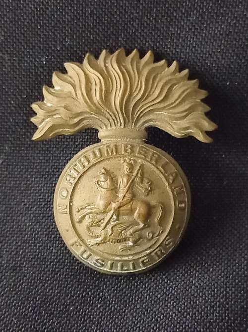 Victorian - Boer War Era Northumberland Fussiliers Cap Badge ( Pre 1903 )  RARE          X179