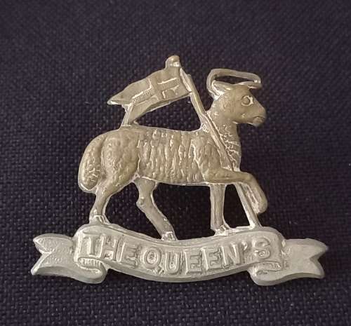 The Queen`s (Royal West Surrey) Regiment Collar Badge      X183