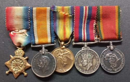WW1 / WW2 Miniature Medal Group                       M1