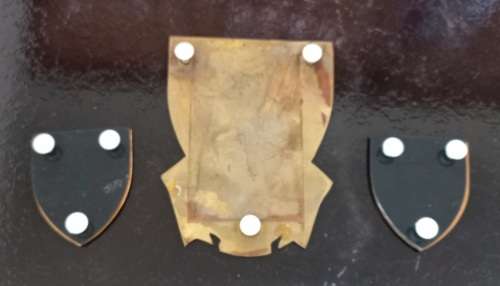 SADF - 1 Parachute Battalion Shoulder Flashes ( 1st Type ) With Plaque            W1