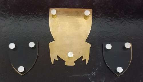 3 PARACHUTE BATTALION Shoulder Flashes-RED- 1ST ISSUE + Plaque           W4