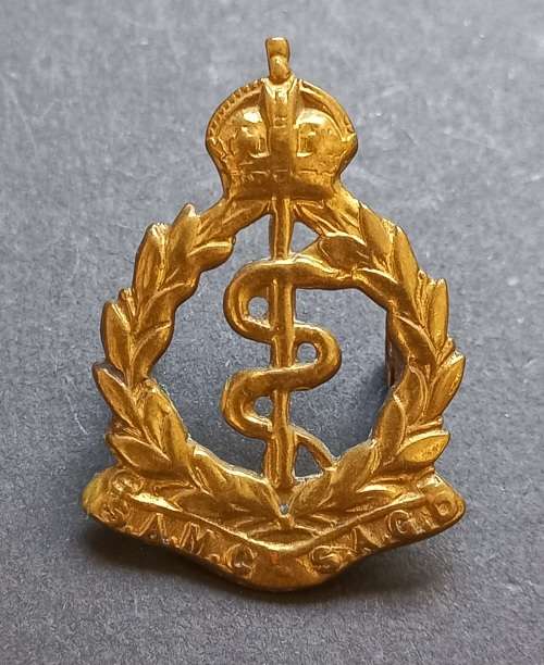 SA. Medical Corps Collar Badge King`s Crown           F20