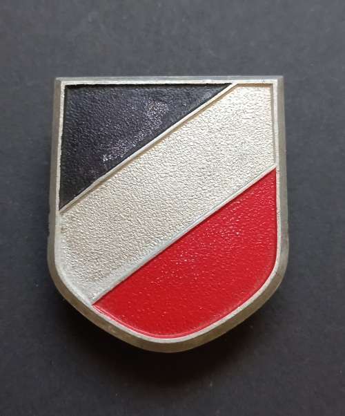 WW2 German Afrika Korps Pith Helmet Shield Badge --- With Makers Mark    Size: 44  x 38mm        F21