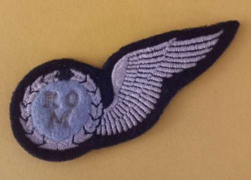 SAAF Radio Operator Brevet Badge                        V8