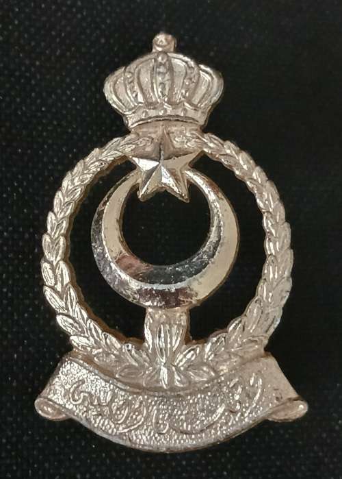 Libya Army Officers Cap Badge                                       M24