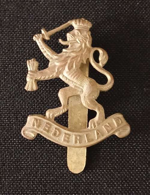 Dutch Cap Badge WW2 Prinses Irene Brigade NEDERLANDS (Marked J.R. GRAUNT LONDON)  M27