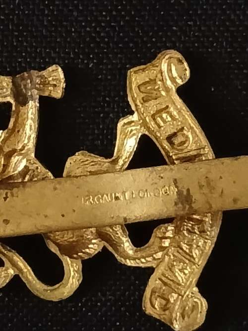 Dutch Cap Badge WW2 Prinses Irene Brigade NEDERLANDS (Marked J.R. GRAUNT LONDON)  M27