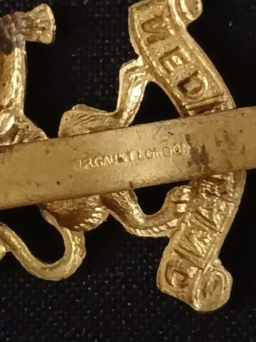 Dutch Cap Badge WW2 Prinses Irene Brigade NEDERLANDS (Marked J.R. GRAUNT LONDON)  M27