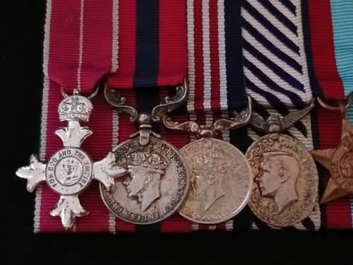 WW2 Miniature Medal Group  ( Eleven Medals See Photo`s )                 M3
