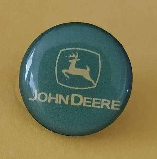 John Deere  Pin Badge                            M63