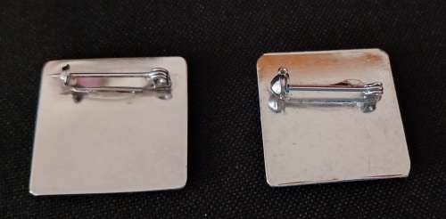 180 DARTS ASSOC Maritzburg Badges 2005 & 2006       M65