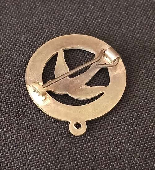 Vintage SWIFT CLUB Badge     ( Size: 25mm )               M66