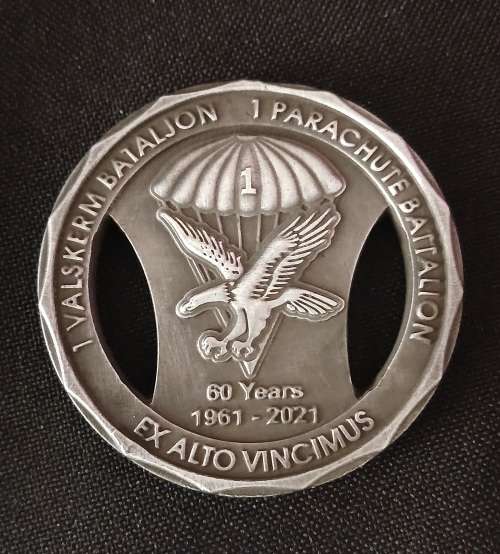 1 Parachute Battalion 60 Years / Deadly Delta Company 42 Years Medallion (Silver Coloured)       09