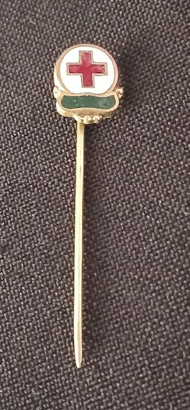 Vintage Red Cross Lapel Pin Badge   ( Enameled )          O85