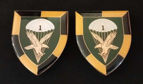 SADF - 1 Parachute Battalion Shoulder Flash Set ( 1st Type ) With Backing             F13